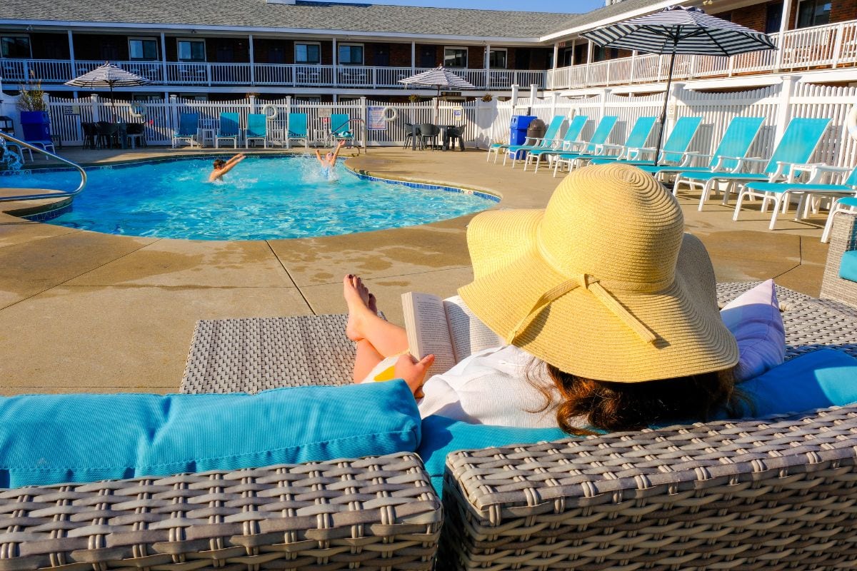 beachbucketdeliverytosandsbytheseaandseashellsuites